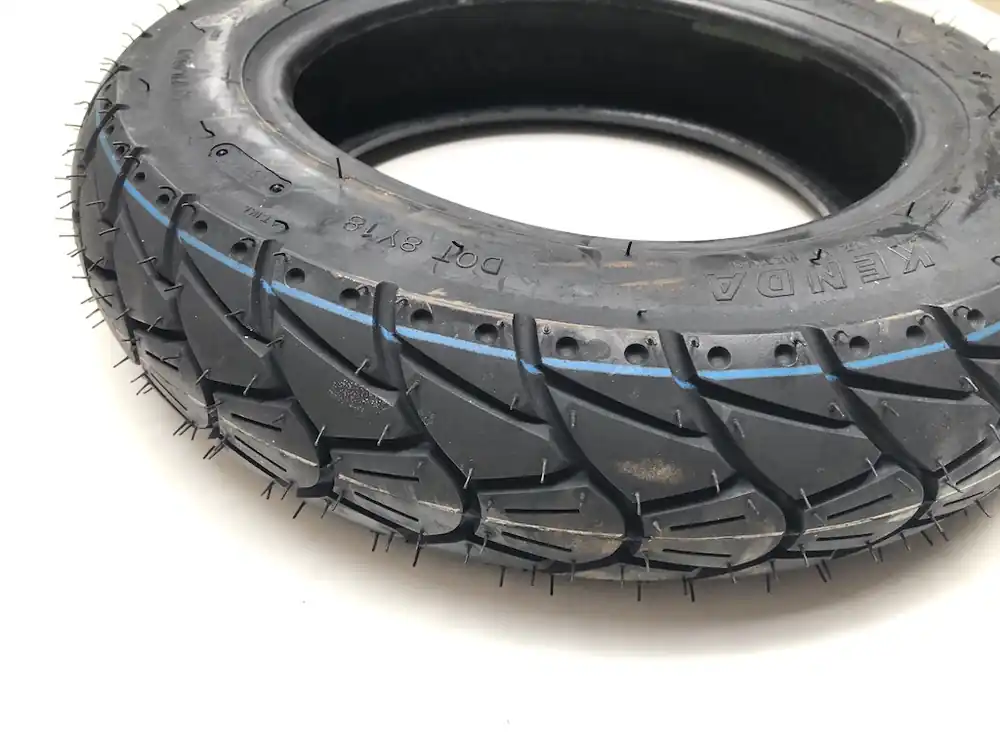 Günstig Reifen Kenda K415 100/90-10 56J TL – Allwetterreifen für Roller & Scooter