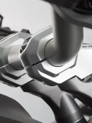 SW-Motech Lenkerverlegung für Ø 22 mm Lenker H=30 mm. Verlegung um 21 mm. Silbern. Preiswert