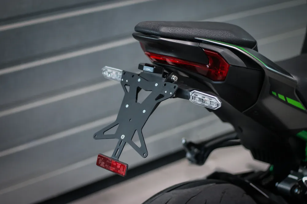 Neuheit MG Biketec Kurzes Heck - Kennzeichenträger - Kennzeichenhalter diverse Länder passend für Kawasaki Z900 SE - Modelle (2025)