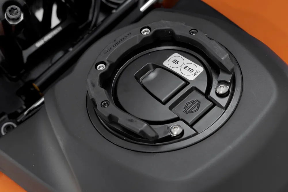 SW-Motech PRO Tankring Schwarz. Harley-Davidson Pan America (21-). Abverkauf