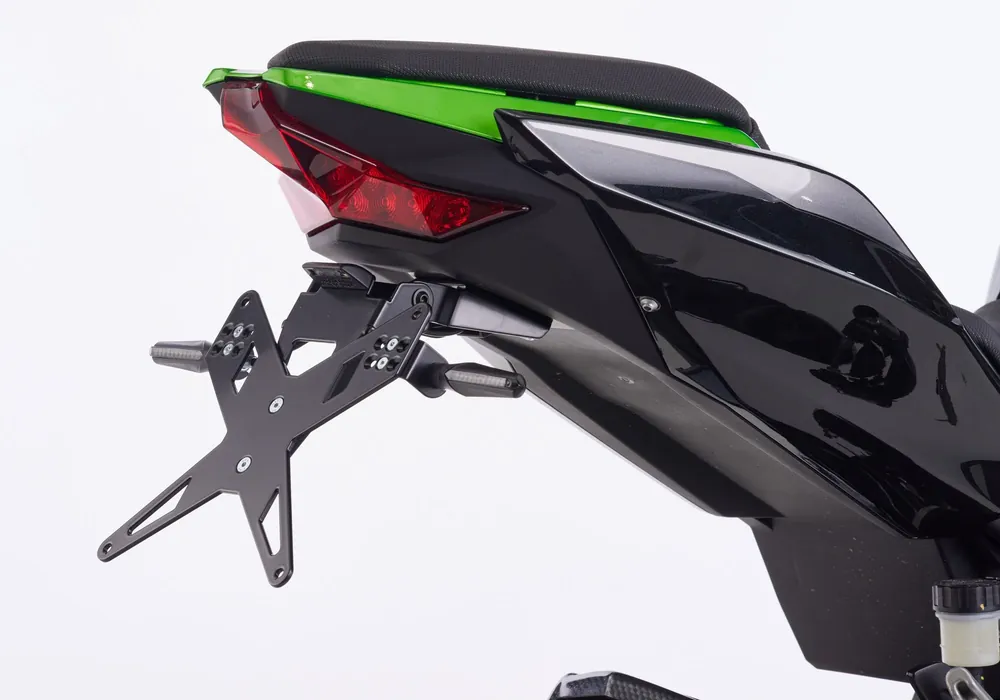 Markenware PROTECH X-SHAPE Kennzeichenhalterset inkl. Reflektor und Kennzeichenbeleuchtung mit E-Nummer passend für Kawasaki ZX-10R (2026) - Modelle
